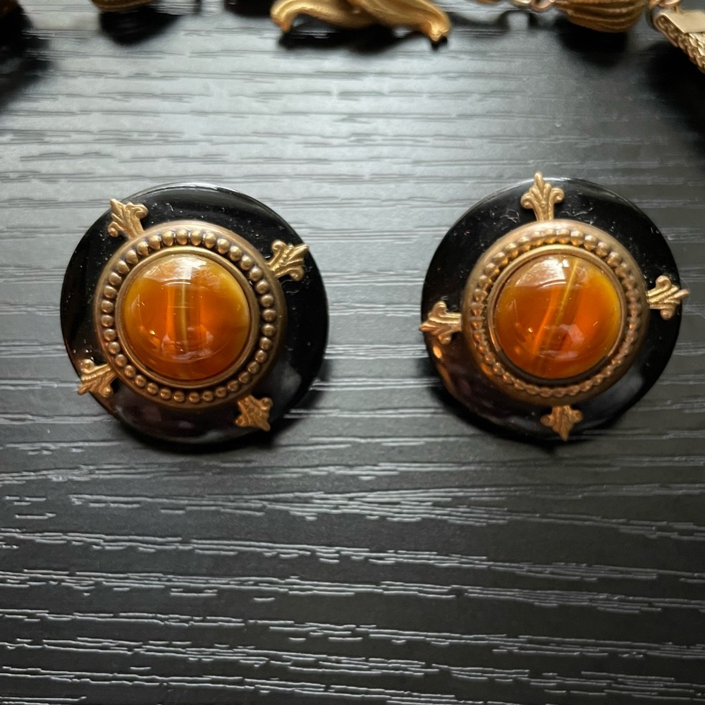 Vintage Designer Patrice Brass Egyptian mesh cat eye necklace earring set - Picture 3 of 9